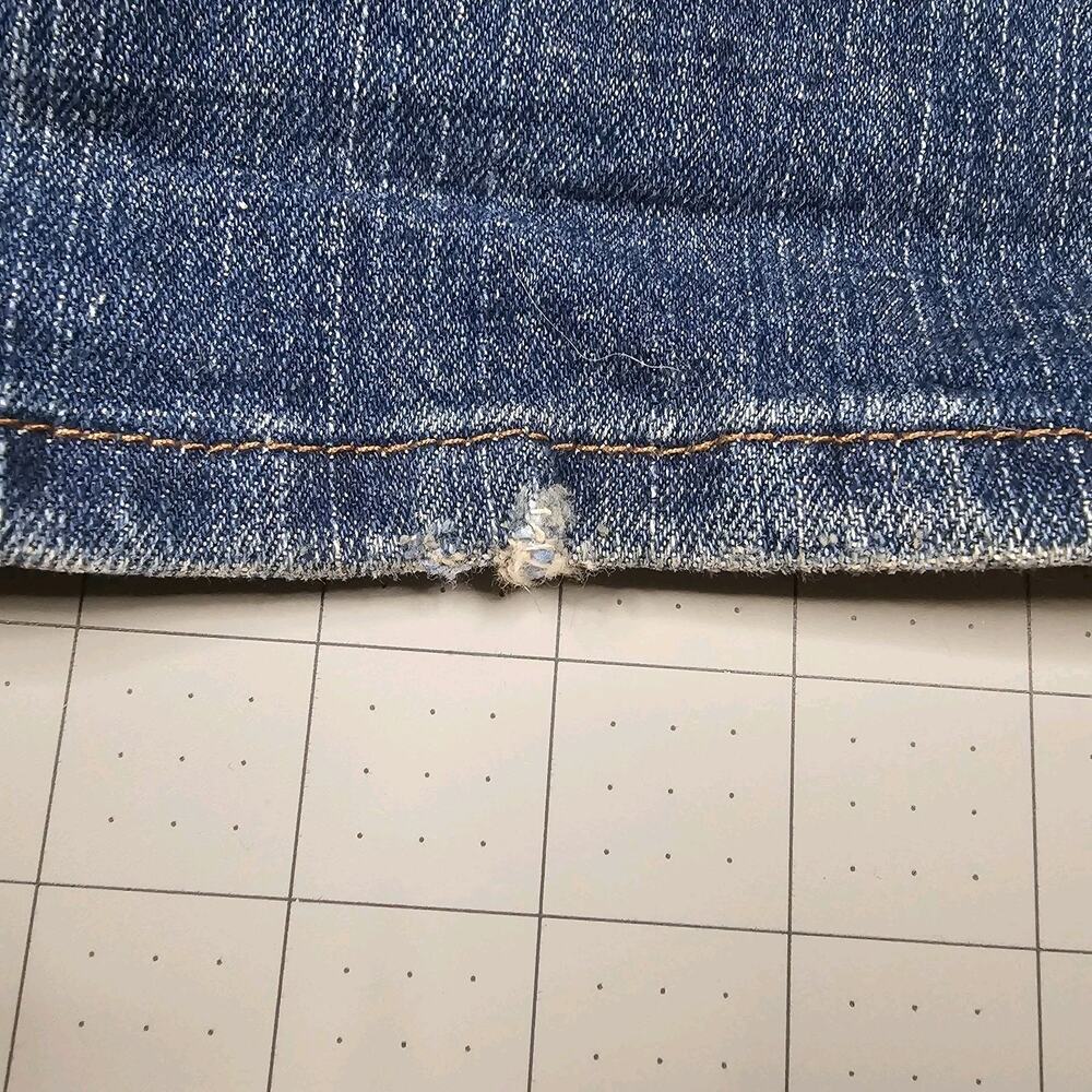 Vintage Levis 518 Jeans Womens 5 Short 30x30 SuperLow Bootcut Flare Stretch Y2K - Picture 16 of 16